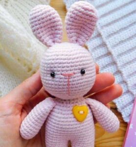 Receita de amigurumi em PDF - Bebê Coelho