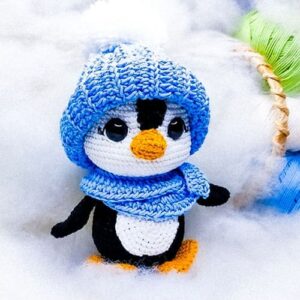 Receita de amigurumi em PDF - Pinguim de touca e cachecol