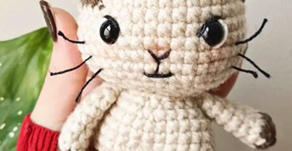 Receita de amigurumi em PDF – Gato siamês