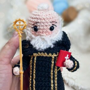 Receita de amigurumi em PDF - São Bento