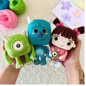 Receita de amigurumi em PDF - Ebook Monstros S/A