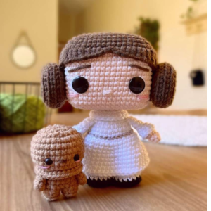 Receita de amigurumi em PDF - Princesa Léia e Baby Chewbacca