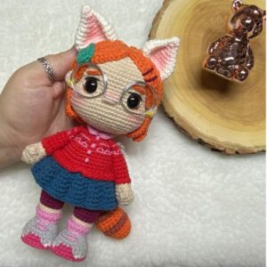 Receita de amigurumi em PDF -  Boneca Meilin Lee