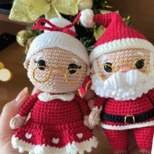 Receita de amigurumi em PDF - Papai e Mamãe Noel