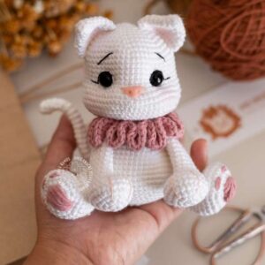 Receita de amigurumi em PDF - Gatinha Mia