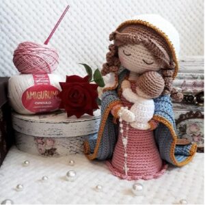 Receita de amigurumi em PDF - Nossa  Senhora com o menino Jesus