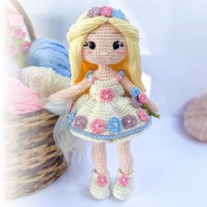 Receita de amigurumi em PDF - Boneca Virginia