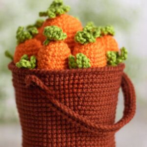 Receita de amigurumi em PDF - Baldinho de cenouras