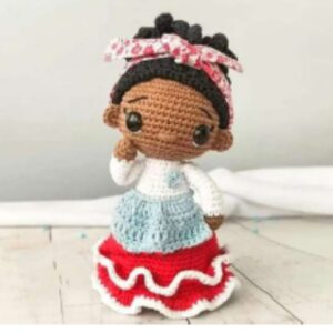 Receita de amigurumi em PDF - Boneca Senhora Alexia