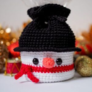 Receita de amigurumi em PDF - Porta Panetone Boneco de Neve