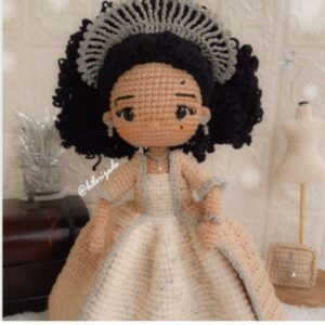 Receita de Amigurumi em PDF - Rainha Carlota