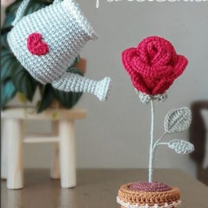 Receita de amigurumi em PDF - Regador e Rosa