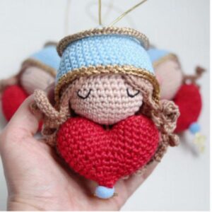Receita de amigurumi em PDF - Chaveiro Sagrado coração