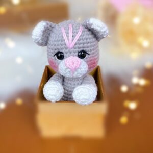 Receita de amigurumi em PDF - Mia , a Gatinha