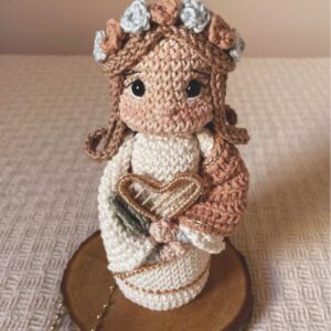 Receita de amigurumi em PDF - Santa Cecília