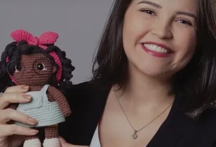 Sem renda, ela encontrou no amigurumi uma saída – Hoje fatura R$ 5 milhões.