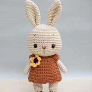 Receita de amigurumi em PDF - Coelha