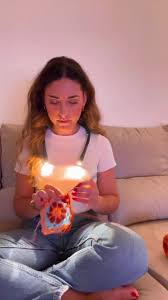 Crochetando à noite: como evitar cansaço nos olhos e dor nas costas