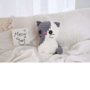 Receita de amigurumi em PDF - Gatinho Cinza Malhado