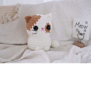 Receita de amigurumi em PDF - Gatinho Olhos Malhados