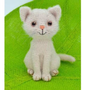 Receita de amigurumi em PDF - Gato Creme