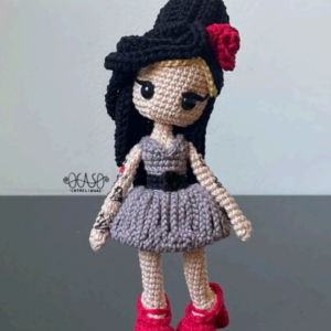 Receita de amigurumi em PDF - Amy Whinehouse