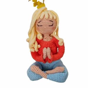 Receita de amigurumi em PDF - Boneca Meditando