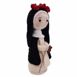Receita de amigurumi em PDF - Padroeira Rosa de Lima