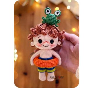 Receita de amigurumi em PDF - Plush - Menino com bóia
