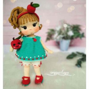 Receita de amigurumi em PDF - Boneca Maça