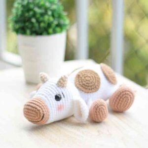 Receita de amigurumi em PDF - Mirna a Vaca