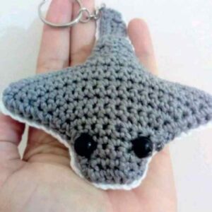 Receita de amigurumi em PDF - Chaveiro Raia