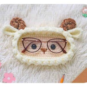 Receita de amigurumi em PDF - Porta óculos de ovelha