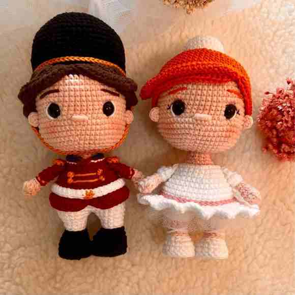 Receita de amigurumi em PDF - Bailarina e o Soldado