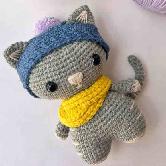 Receita de amigurumi em PDF - Gato Inverno