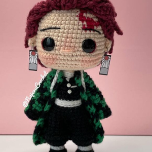 Receita de Amigurumi em PDF – Tanjiro Kamado (Demon Slayer: Kimetsu no Yaiba) - 15cm